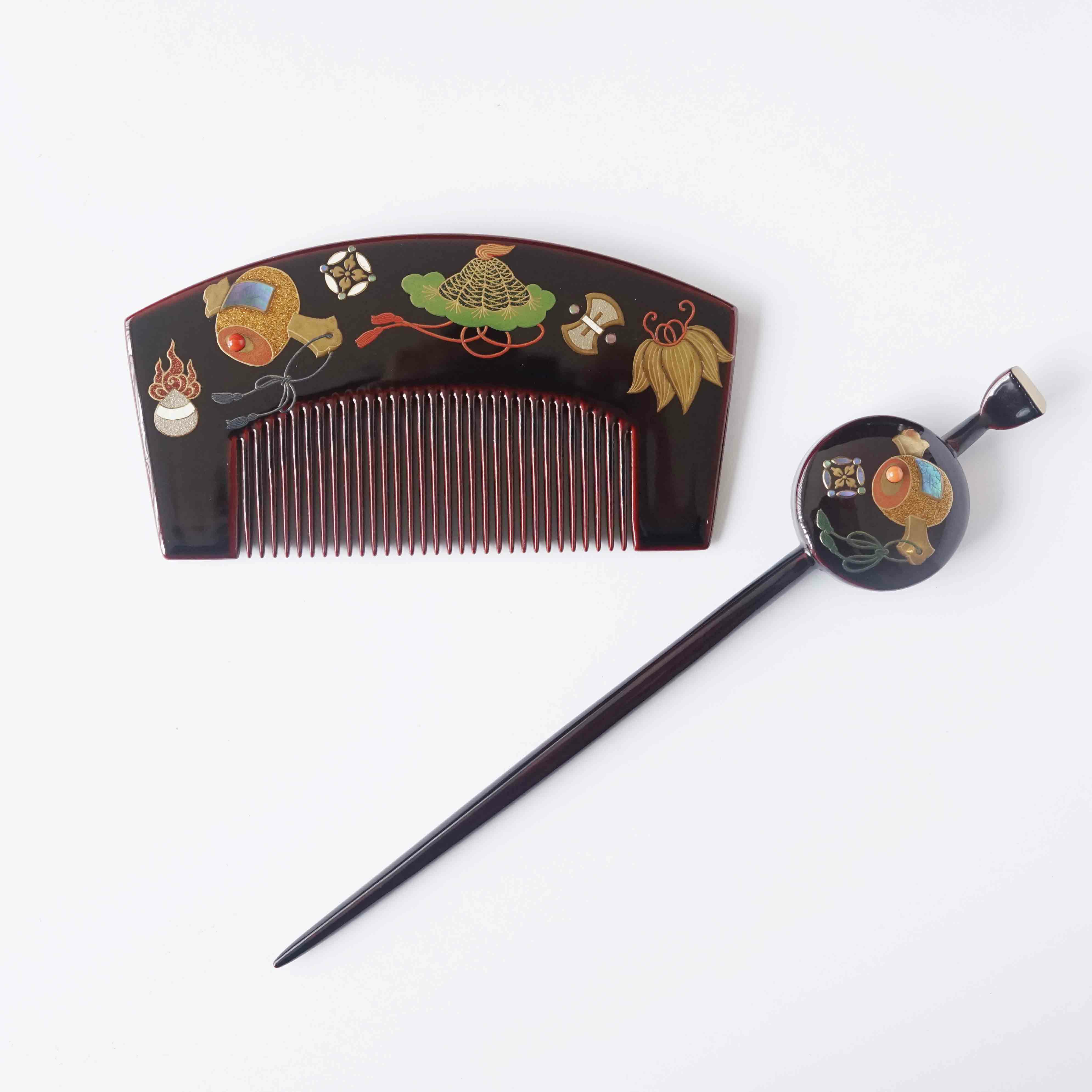 本漆純金蒔絵螺鈿 櫛・平打ちセット 宝尽し文様（黒） | かづら清老舗 