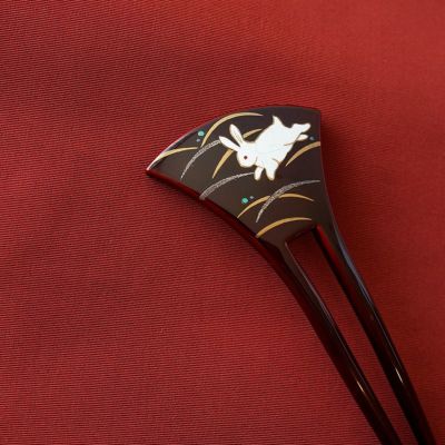 和風デザイン 漆器 かんざしセット 蒔絵櫛 かんざしセット「赤色 梅 B23-025-A」日本製 和装 髪飾り